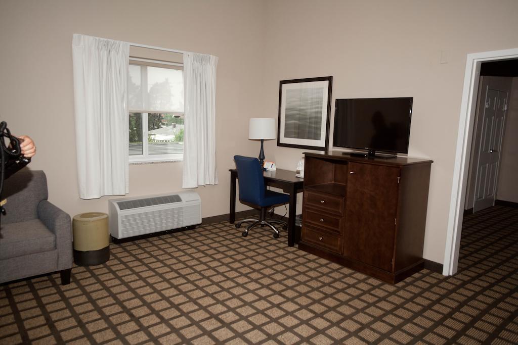 Hotel Baymont By Wyndham Erie Kearsarge Zimmer foto
